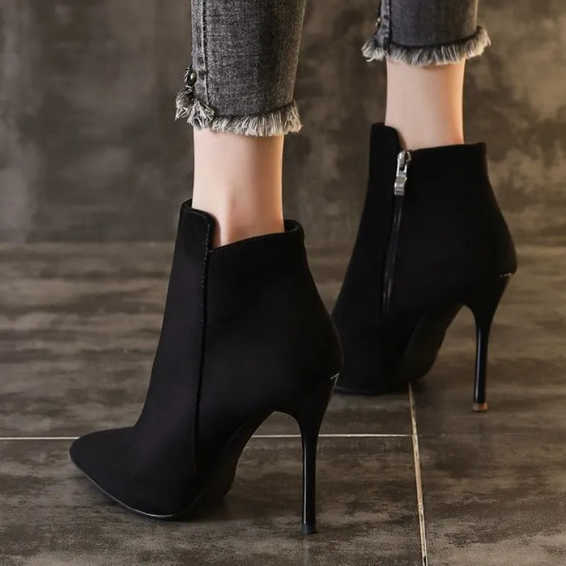 Pointed Toe Bottines