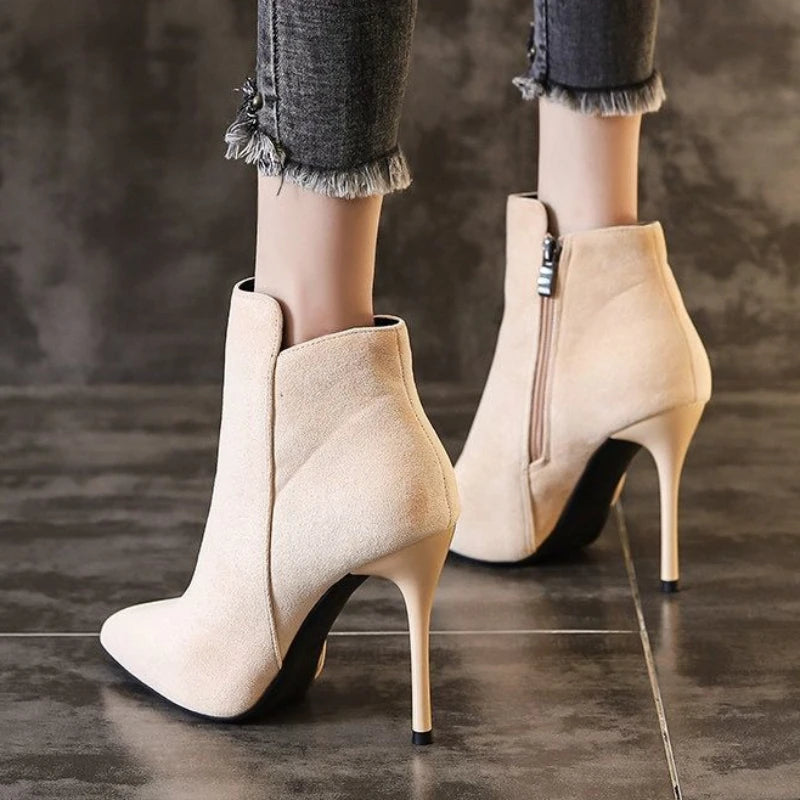 Pointed Toe Bottines